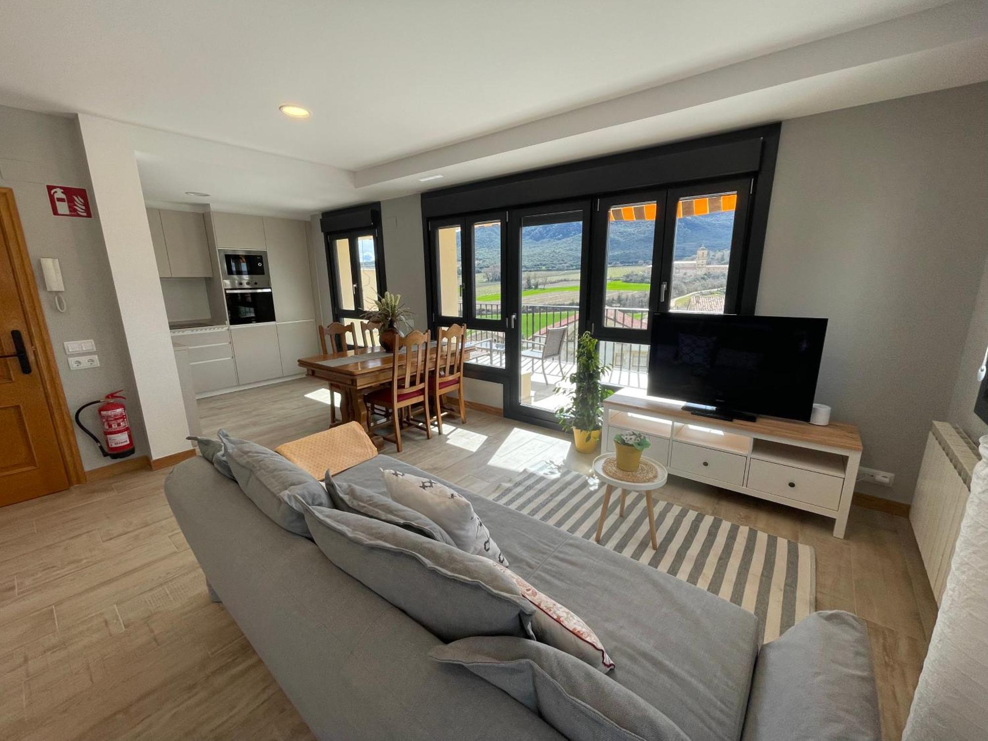 Apartamentos Montejurra Ayegui Ngoại thất bức ảnh