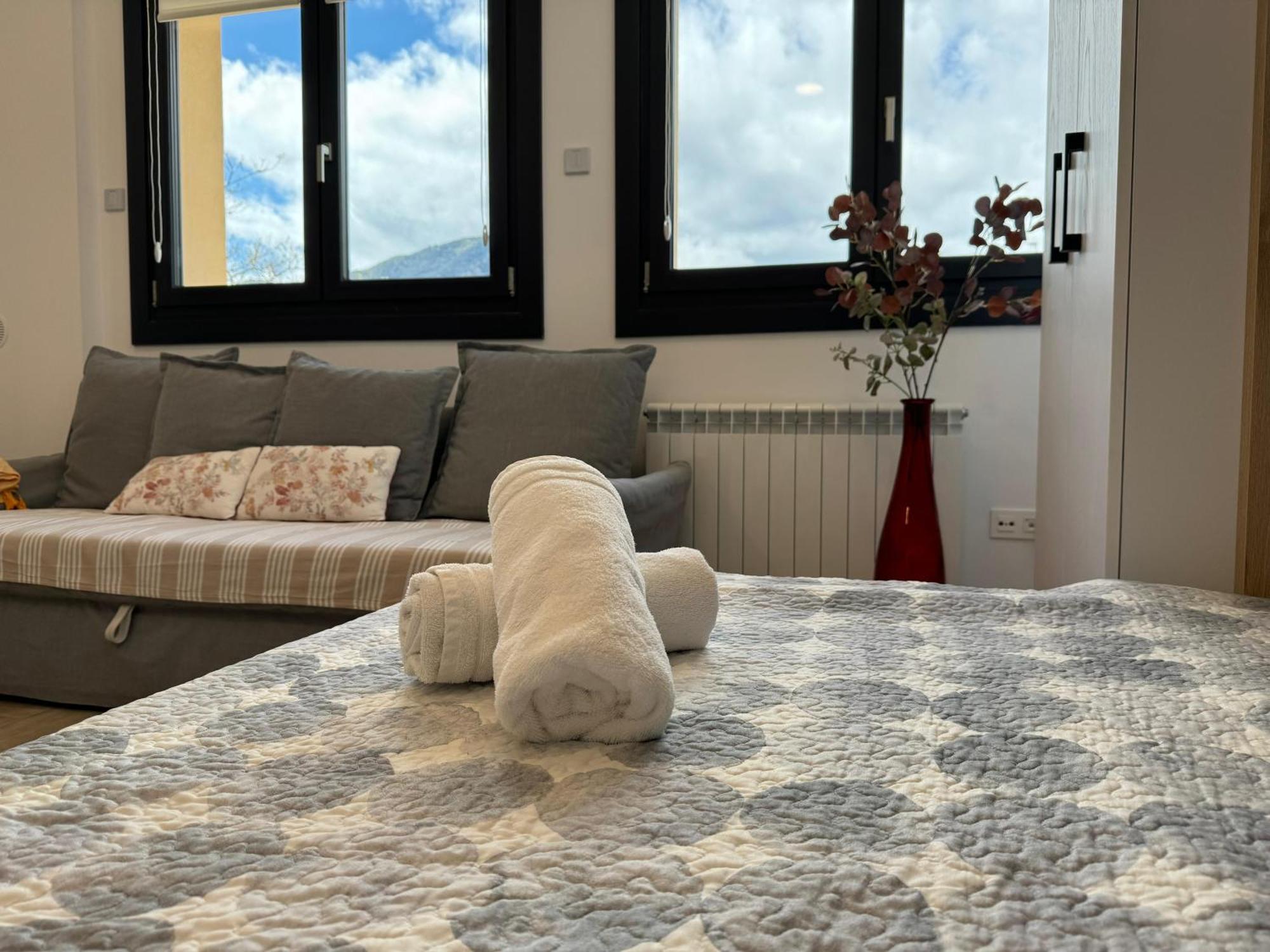 Apartamentos Montejurra Ayegui Ngoại thất bức ảnh